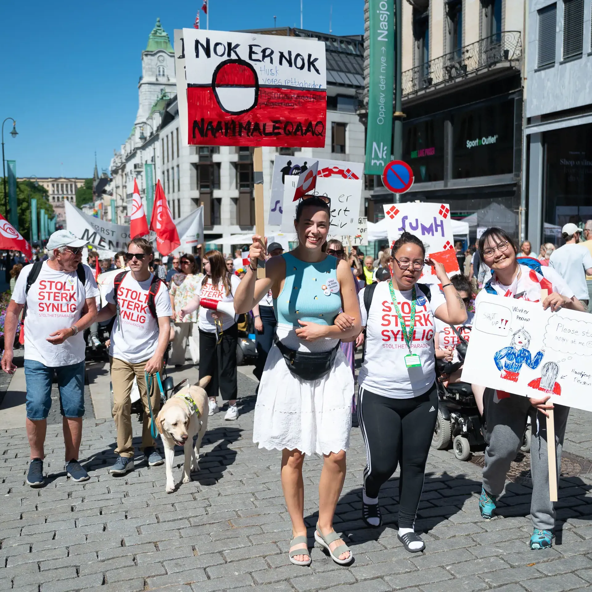 Innarluutillit peqatigiiffii Oslomi Disability Pride 2022-mi peqataasut.