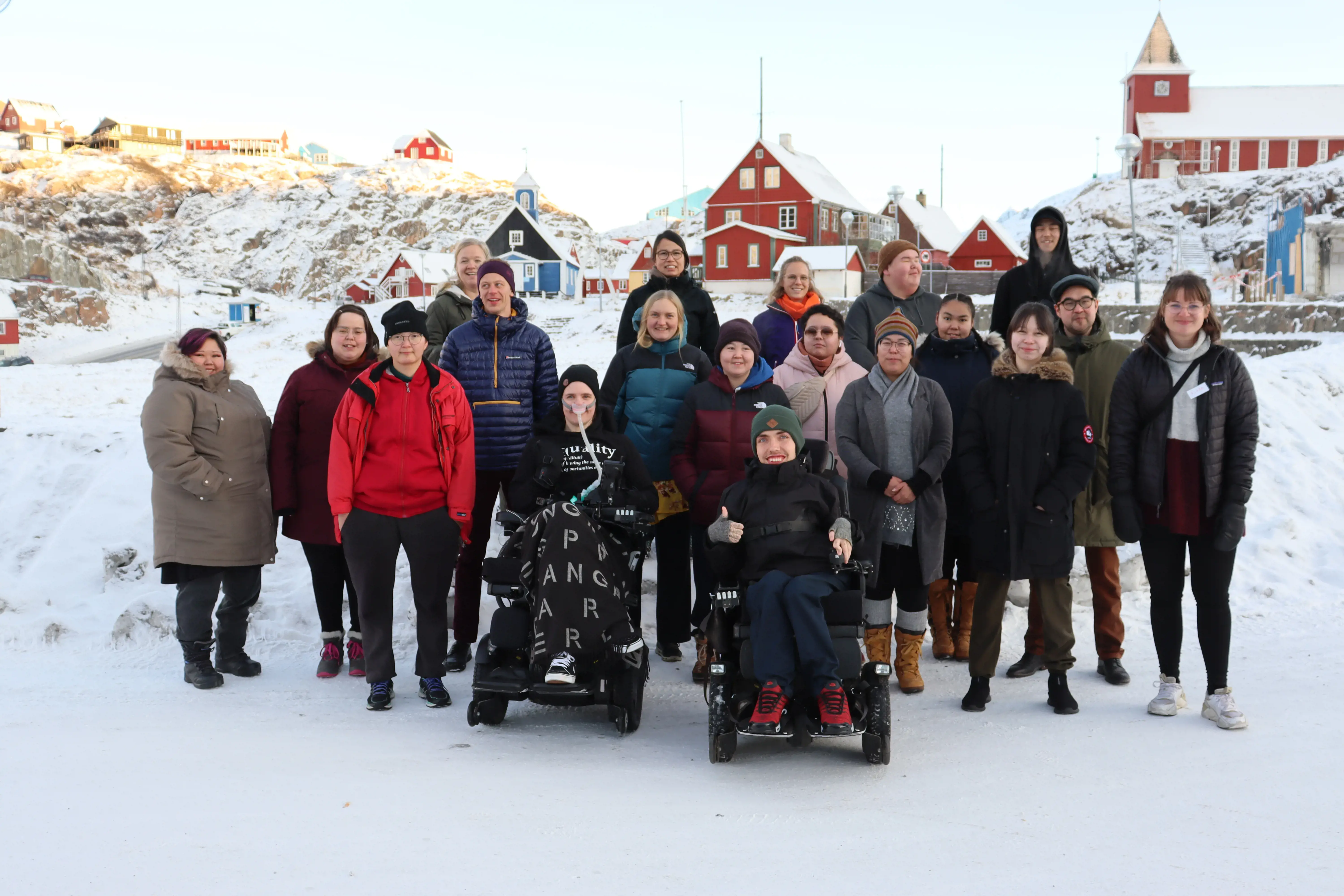Nunani avannarlerni inuusuttut naapinneranni peqataasut, inuusuttut innarluutillit Norgemiik, Danmarkimiik, Kalaallit Nunaaniillu ataatsimoorlutik ilisimasanik avitseqatigiimmata