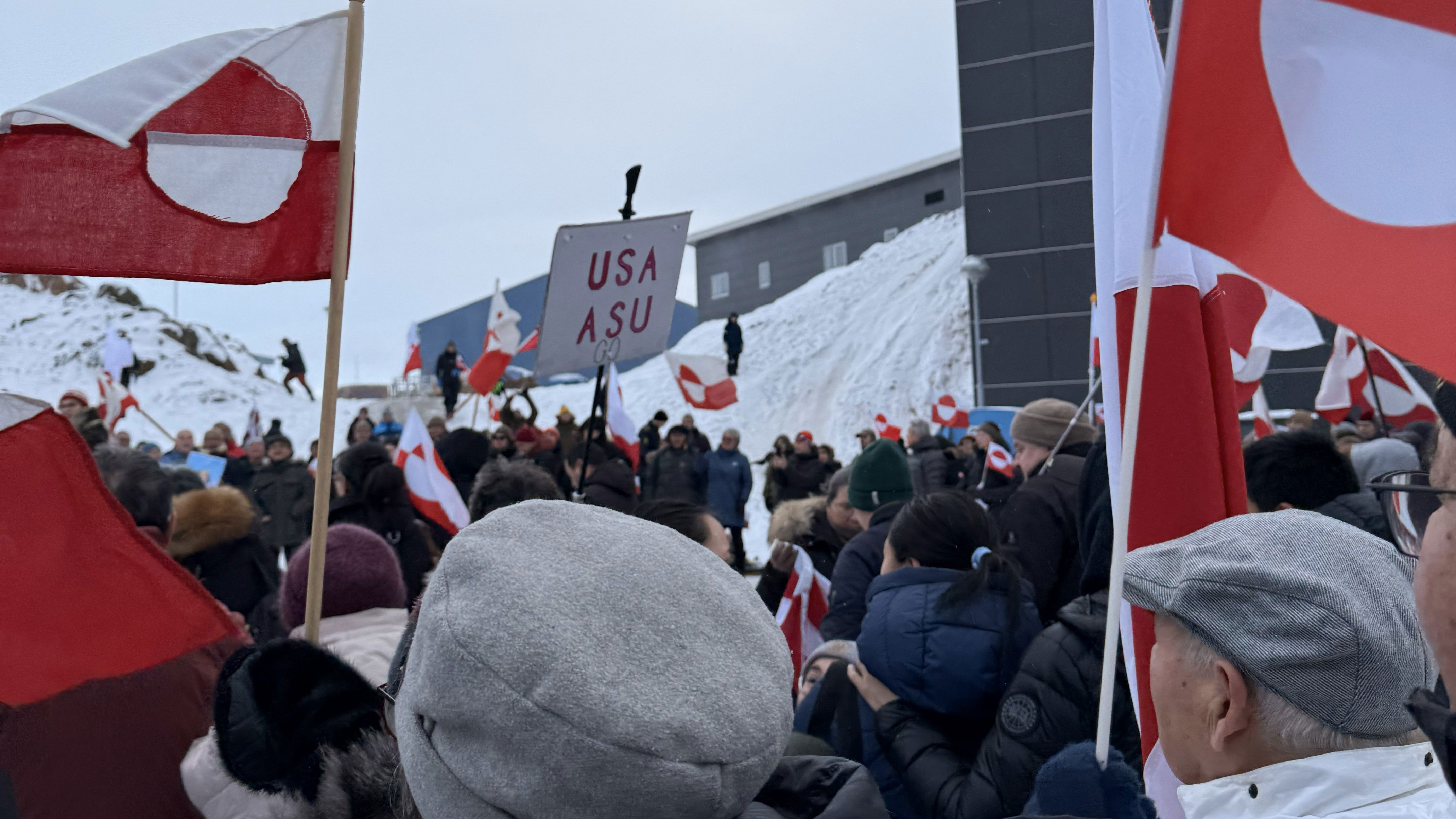Assermi Sisimiuni akerliussutsimik takutitsisut takuneqarsinnaapput Erfalasorput tigummiarrakkaat, qeqqani allagartaqarpoq allaqasumik "USA ASU".